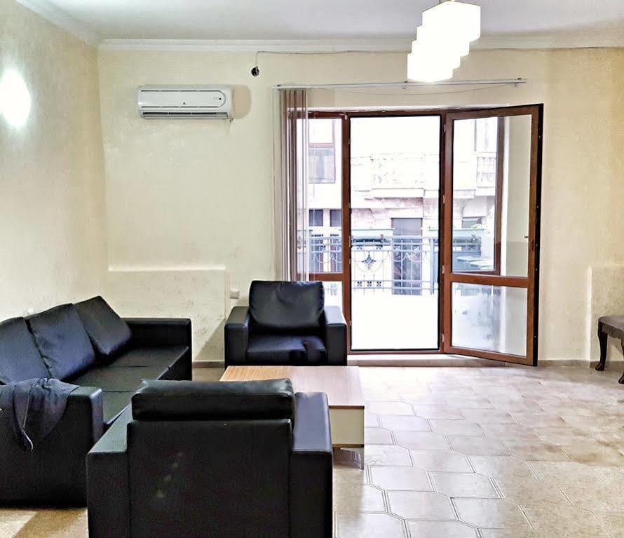 Cozy Studio On Europe Square บาทูมิ ภายนอก รูปภาพ