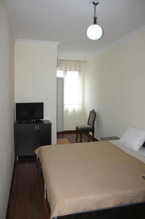 Cozy Studio On Europe Square บาทูมิ ภายนอก รูปภาพ